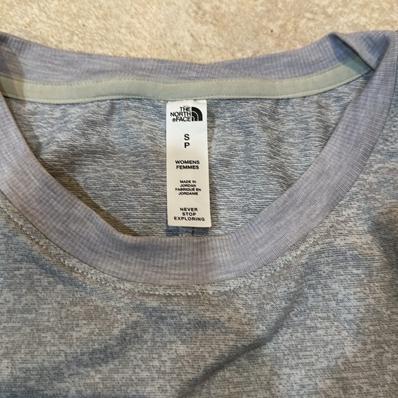 The North Face Dawn Dream Gray Cross Front Muscle Tank Top S - Picture 2 of 7